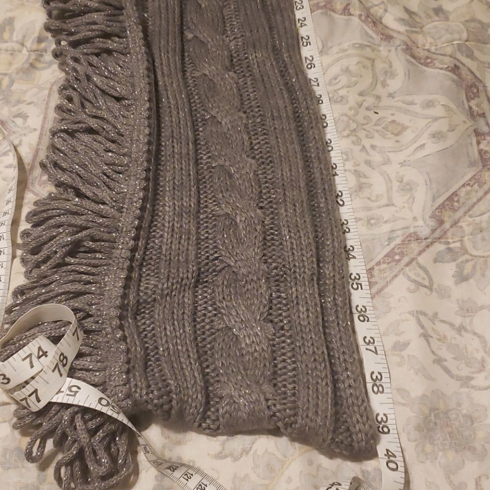 EXPRESS Infinity Scarf  - Picture 4 of 5